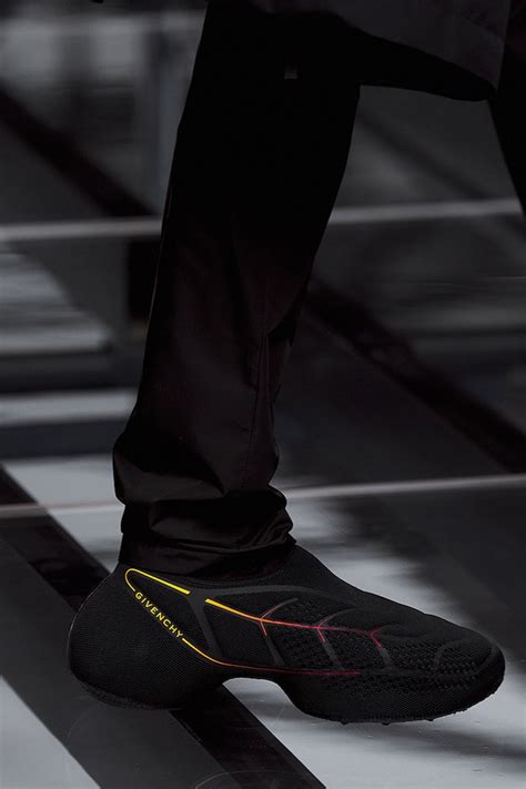 givenchy sneaker 2022